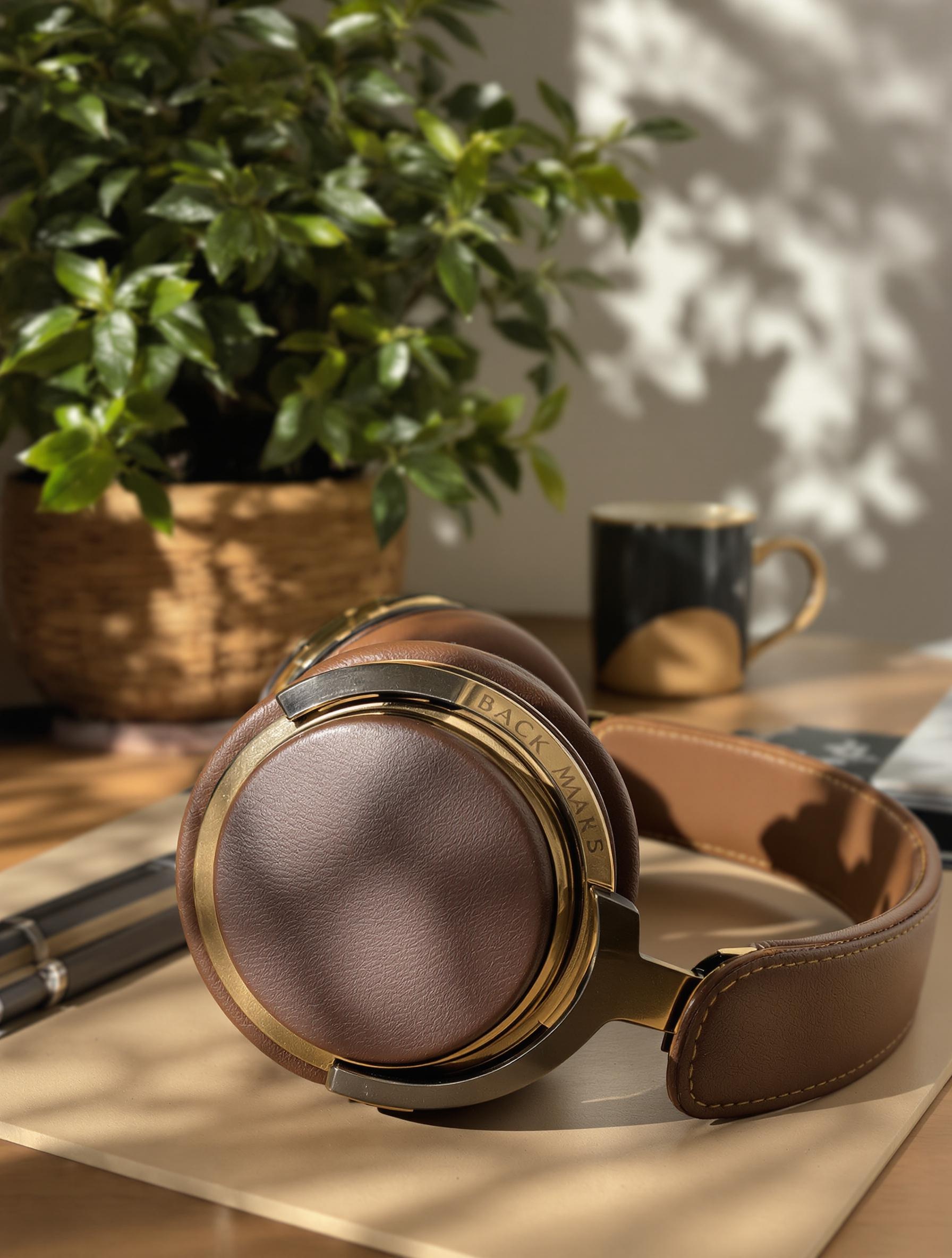 Casque reconditionné Back Market avec cuir patiné, choix écologique