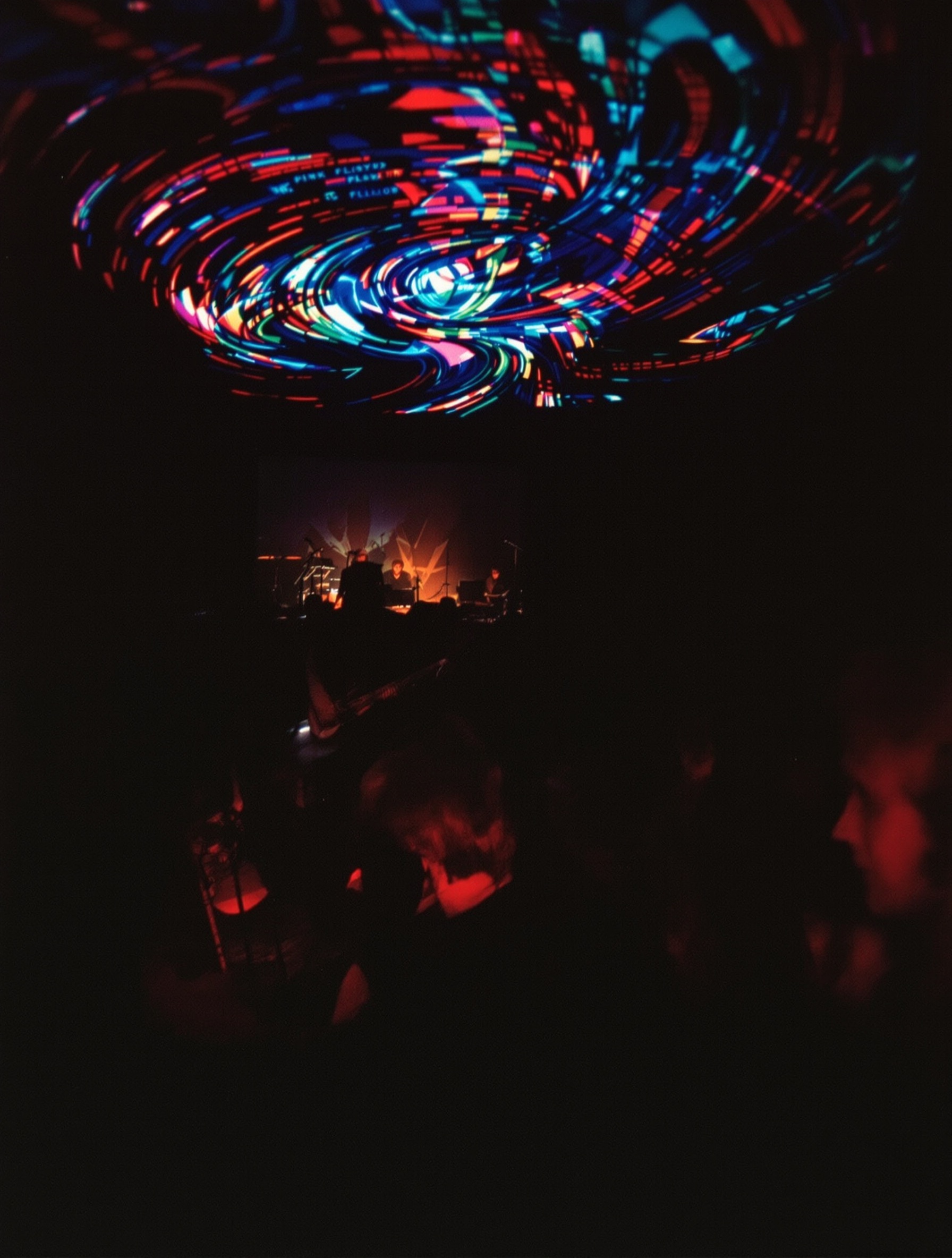 Premiers pas scéniques de Pink Floyd dans l'esthétique psychédélique du UFO Club