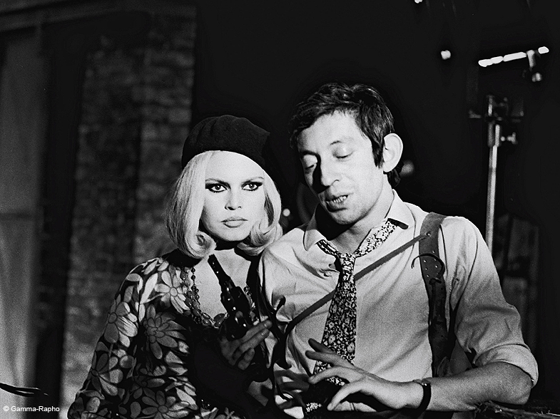 Serge Gainsbourg et Brigitte Bardot, regards complices et inspiration réciproque.