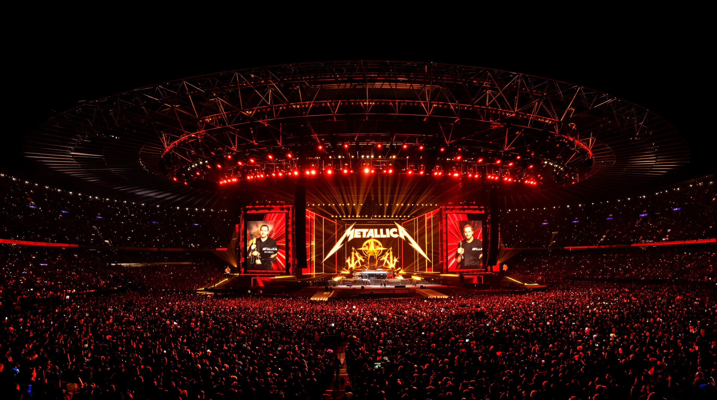 Stade de France illuminé avant Metallica